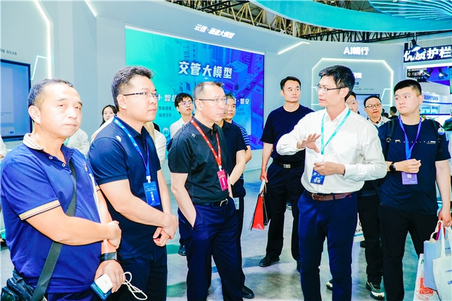 ​海信重磅发布“云信·通途交通大模型”： 以AI之力，解锁智能交通无限可能